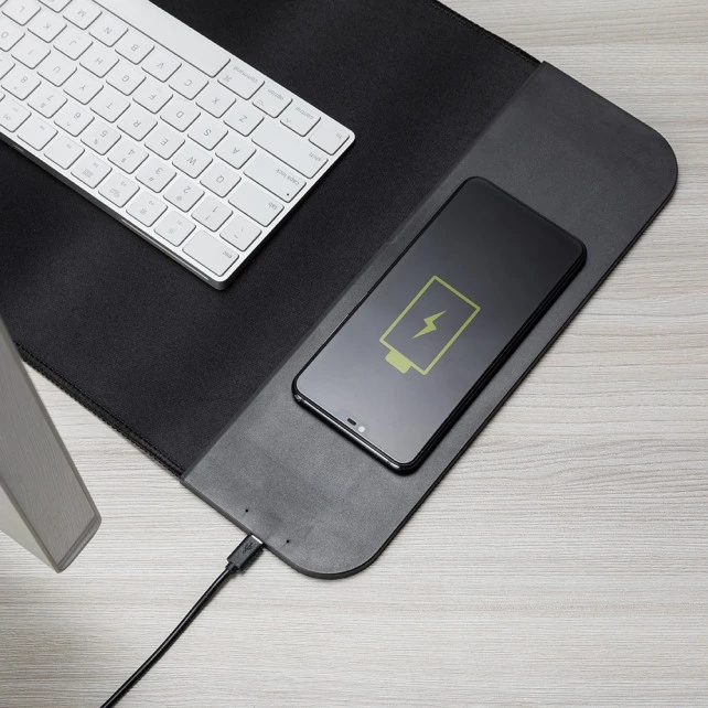 Desk Pad com Carregamento por Indução