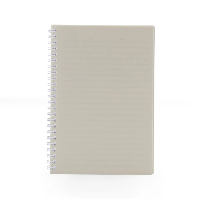 CADERNO A5 PLÁSTICO