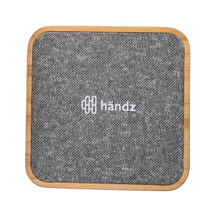Carregador Füsion Wireless Charger produzido em bambu + PET reciclado
