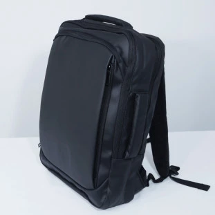 Mochila / Pasta em Tecido Sintético tipo Couro com USB 17 Litros para Notebook